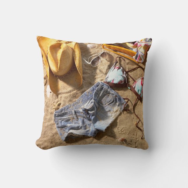 Almofada Roupa deixada atrás na praia (Frente)