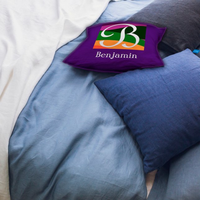 Almofada Roxa de Lançar com Letra Inicial de Monog (Criador carregado)
