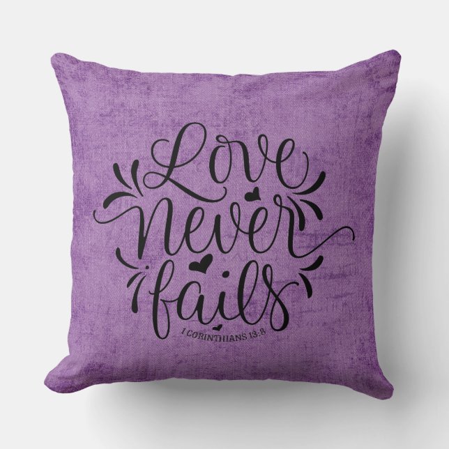 Almofada Roxo Suede Love Nunca Falha Travesseiro decorativo (Frente)