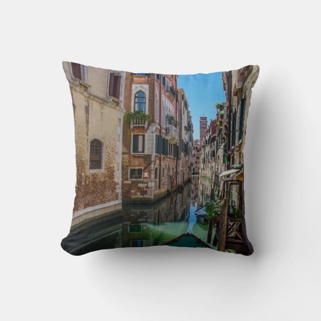 Almofada Rua estreita com canal em Veneza (Frente)