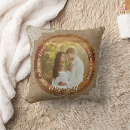 Almofada Rustic Burlap and Lace First Christmas engaged