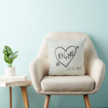 Almofada Rustic Green Romantic Você e Eu Coração<br><div class="desc">Você e eu com o coração,  travesseiro verde e preto rústico você pode personalizar com suas iniciais. Você também pode alterar a cor do travesseiro clicando no botão personalizar e escolhendo uma cor diferente.</div>