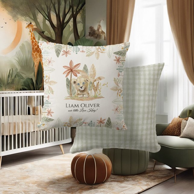 Almofada Safari Pequeno Leão Rei da Selva Xadrez Bebê (Criador carregado)