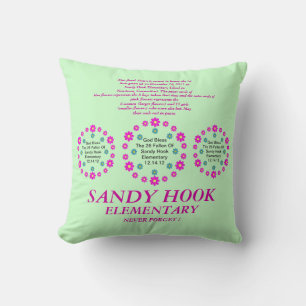 Almofada Sandy Hook Elementar Nunca Esquece!