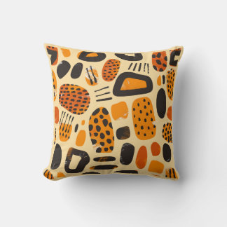 Almofada "Savanna Pop: Tribal Vibes em Laranja e Negro"