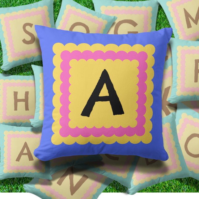 Almofada Scallop Alphabet Monogramas design escalopado (Criador carregado)