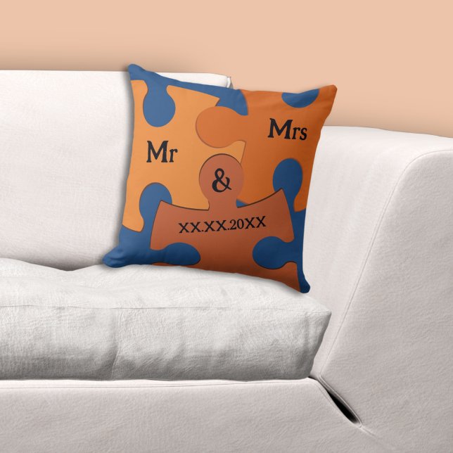 Almofada Senhor & Senhora Data do Casamento Peças de Quebra (Mr & Mrs Wedding Date Orange & Blue Jigsaw Pieces Throw Pillow)