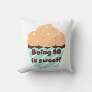 Almofada Ser 50 é t-shirt e presentes doces