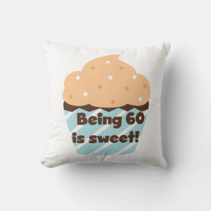 Almofada Ser 60 é t-shirt e presentes doces