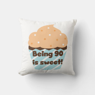 Almofada Ser 90 é t-shirt e presentes doces do aniversári
