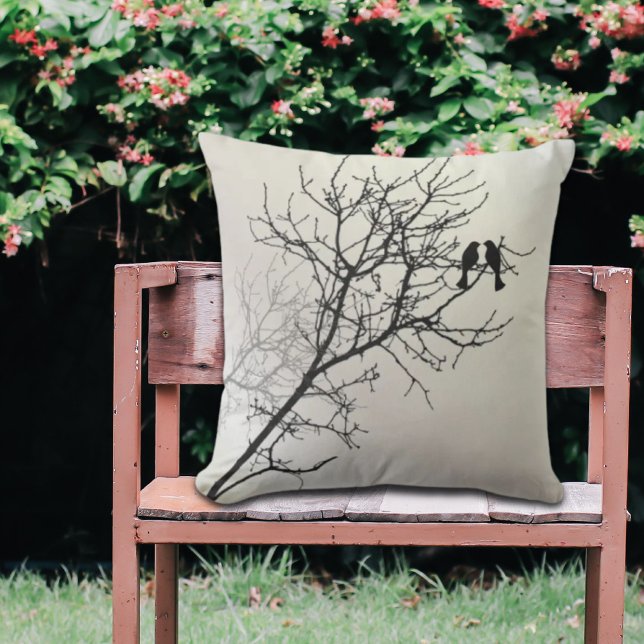 Almofada silhueta branca preta da paisagem natural congelad (zen nature landscape black white tree silhouette outdoor pillow)