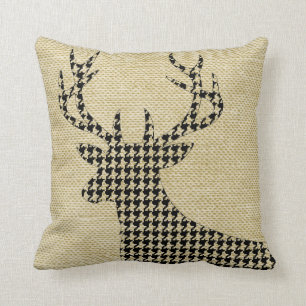 Almofada Silhueta de veados da Houndstooth em Burlap trig