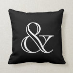 Almofada Símbolo de Ampersand Branca Moderno e Elegante<br><div class="desc">Este travesseiro decorativo elegante e moderno apresenta o símbolo (&) de e-mail branco sobre fundo preto.</div>
