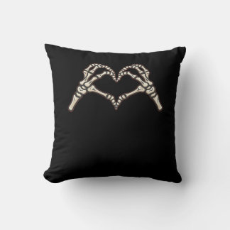Almofada Skeleton Hand Hearts Design