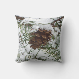 Almofada Snowy Pine Cone I Winter Nature Photoshop