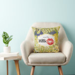 Almofada Sou a Sra. Red Lábios Lemon Zest Vintage Peacock<br><div class="desc">Sou a Sra. Lábios Vermelhos Lemon Zest Yellow e Lavanda Purple Vintage Floral Peacock combinado com Vintage Yellow e Green Floral Pattern. Você pode Personalizar este Travesseiro de Pavão Amarelo Verde e Negro, Belo Elegante Elements Whimsical Elements Purple, para dizer o que quiser ou usar a Sra... existente para a...</div>