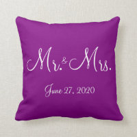 Sr. e Sra. Purple Monogrammed Travesseiros