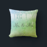 Almofada Sr. & Sra. Green Glitter Keepsasasaem Elegante<br><div class="desc">Lindo brilho verde,  brilho de satin-look "Sr. travesseiro da & Sra. "Eu te amo". Como isso seria bonito em uma cama ou sala de perseguição em um quarto. Um lado é para o novo Sr. e Sra. O outro lado tem a tipografia "Eu te amo".</div>