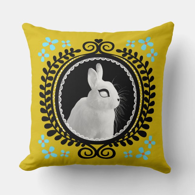 Almofada Strange White Bunny: Yellow, Black, & Light Blue  (Frente)