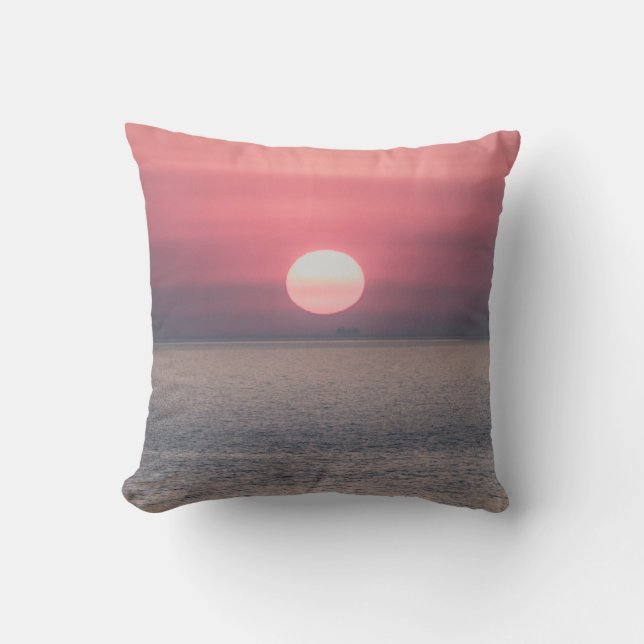 ALMOFADA SUN SETTING ON OCEAN HORIZON (Frente)