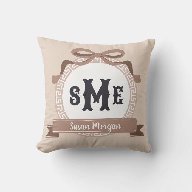 Almofada Taupe Inverter Grego - Arco - Chave Monograma (Frente)