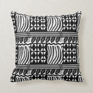 Almofada Teste padrão Africano-Inspirado preto e branco por
