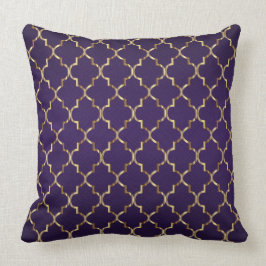 Almofada Teste padrão Dourado de Quatrefoil no roxo da