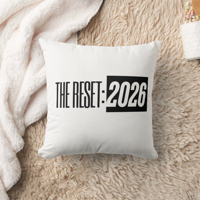 Almofada THE RESET: 2026 Black & White Typography Pillow (Cobertor)
