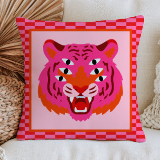 Almofada Tigre Rugindo em Padrão Xadrez Rosa Funky