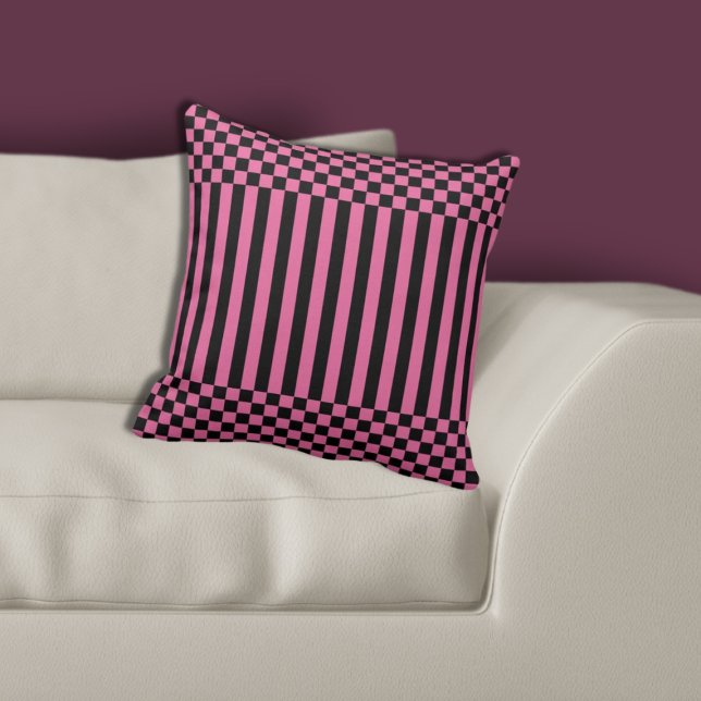 Almofada Tiras e Verificadores Geométricos Modernos Rosa e  (Modern Geometric Pink & Black Stripes & Checker Throw Pillow Living Room)