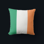 Almofada Tpcnt Irish Flag<br><div class="desc">Irish Flag Outdoor Travesseiro decorativo © Trinkets and Things 2017 - AHP Design. Todos os Direitos Reservados.</div>