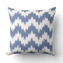 Travesseiro AZUL de Ikat Chevron da SERENIDADE