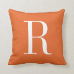Almofada Travesseiro customizável do monograma do alfabeto<br><div class="desc">Obtenha para iniciais ou para soletrar algo para fora em seus cama/sofá/etc. (como a "sesta" ou o "sonho"). Seja certo comprar um travesseiro separado para cada letra na palavra. Olhe em minha loja para outros estilos e cores disponíveis!</div>