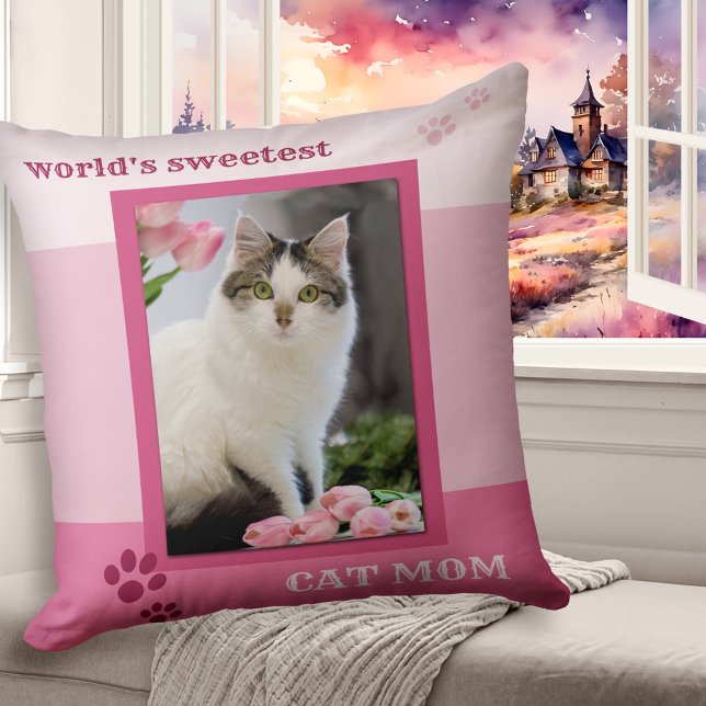 Almofada Travesseiro de Fotografia da Mãe de Gato com Strik (A sweet pink striped pillow featuring your own favorite cat photo and cute paw prints)