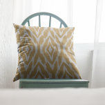 Almofada Travesseiro de Padrão de Ikat Amarelo e Branco da<br><div class="desc">Travesseiro decorativo de padrão de ikat amarelo e branco da mostarda. Ikat é um tipo de tecido que utiliza métodos específicos de tecelagem (a palavra significa "amarrar" ou "amarrar" em indonésio) e um método de esmagamento semelhante ao da mama de gravatas. Esta é uma design de ikat falsa que parece...</div>