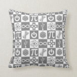 Almofada Travesseiro de Símbolos geeks<br><div class="desc">Este travesseiro incrível representa todas as coisas geek. Inclui símbolo infinito,  vídeo game direcional pad,  símbolo USB,  átomo,  bacon,  símbolo de potência,  20 lados e pi.</div>