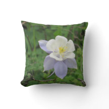 Travesseiro decorativo aquilégia azul