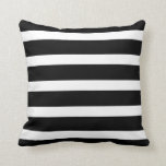 Almofada Travesseiro decorativo branco e preto listrado<br><div class="desc">Um travesseiro decorativo clássico e simples com um padrão listrado preto e branco largo.</div>