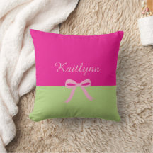 Travesseiro Decorativo com Laço Fofo e Monograma