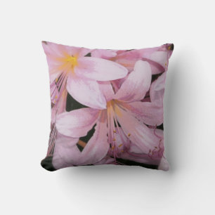 Almofada Travesseiro Decorativo com Lírio Pintado de Rosa