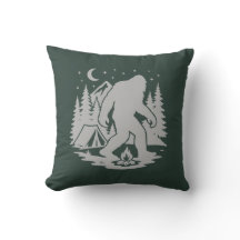 Travesseiro decorativo de acampamento Bigfoot