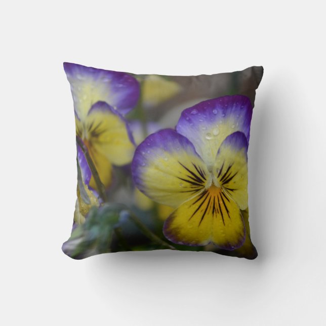 Almofada Travesseiro decorativo de Flores Roxo e Amarelo (Frente)