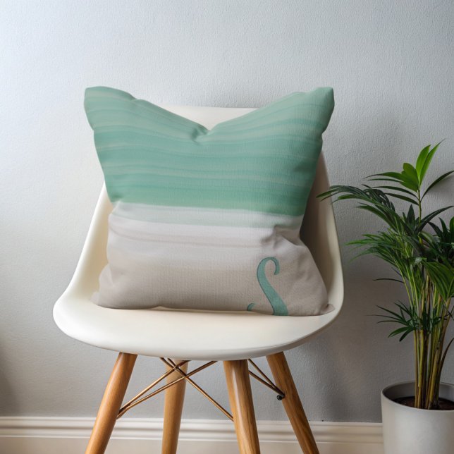 Almofada Travesseiro decorativo de Monograma de Praia Turqu (A modern watercolor ocean beach inspired throw pillow with space for your initial)