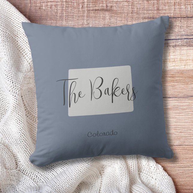 Almofada Travesseiro decorativo de Nome da Família de Conto (Show pride for your state and personalize it!  "love makes this house a home in <your state>")