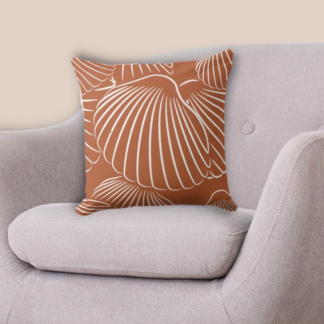 Almofada Travesseiro decorativo de Padrão de Shell Marrom T (Traditional Brown & White Seashell Pattern Throw Pillow)