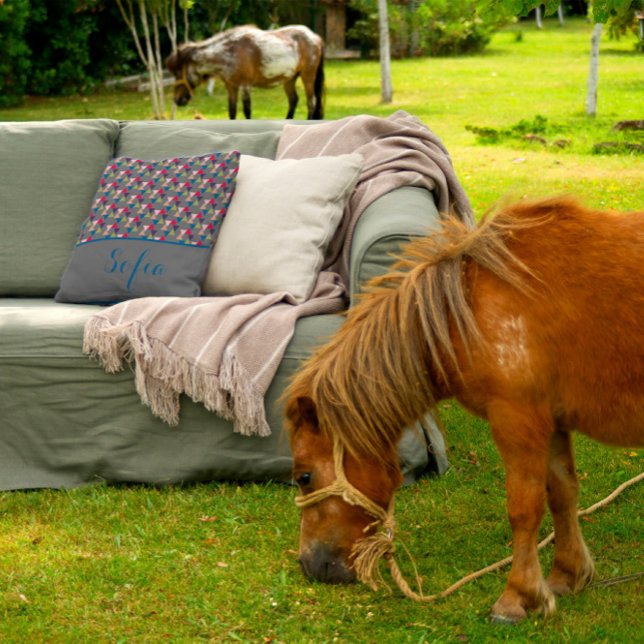 Almofada travesseiro decorativo do nome do padrão do triâng (Criador carregado)