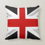 Almofada travesseiro decorativo preto vermelho-<br><div class="desc">travesseiro decorativo vermelho preto no pavilhão do reino unido. A cor de fundo é personalizável - basta clicar em PERSONALIZAR TI>EDITAR>FUNDO e escolher a sua própria cor para se adequar aos acessórios e acessórios da sua sala. Esta bandeira do reino unido irá adicionar alguma diversão patriótica e estilo retrô ao...</div>