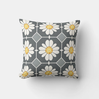 Almofada travesseiro floral branco com centro amarelo