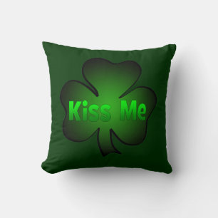 Almofada Travesseiro Irlandês Kiss Me