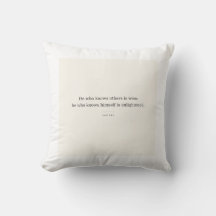 Travesseiro Lao Tzu: Descanso na Sabedoria Silenci